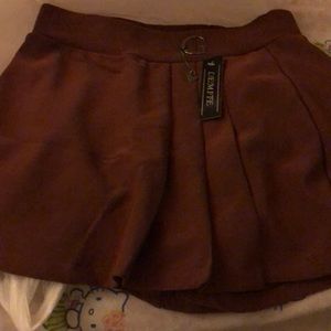 Short brown short skirt